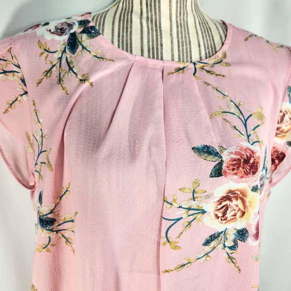 Designer Pink Floral Petal Sleeves Pleated Front Neckline Button Neck Top XLarge - Picture 2 of 9
